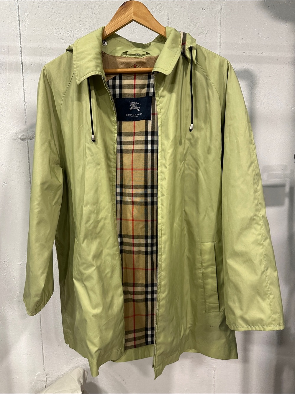 Burberry light sage Green Hooded Raincoat with Signature Check Lining